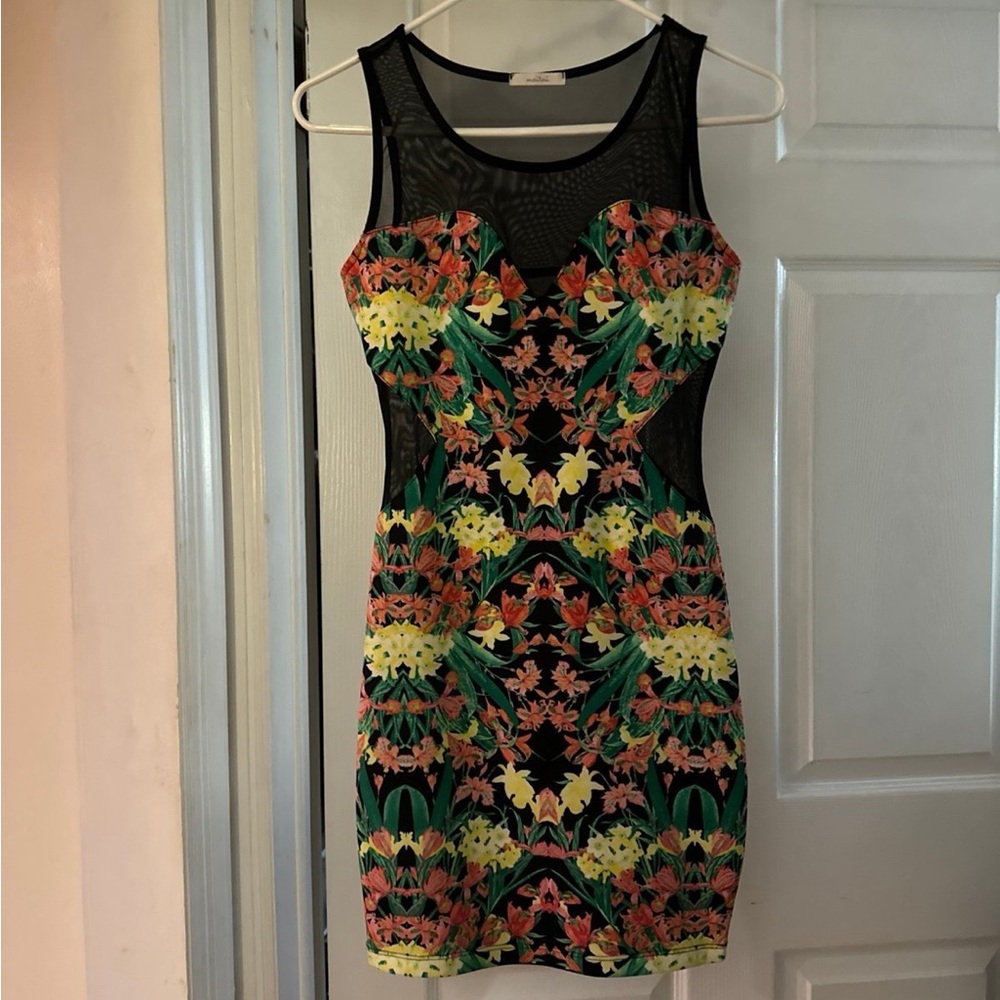 Women’s dress